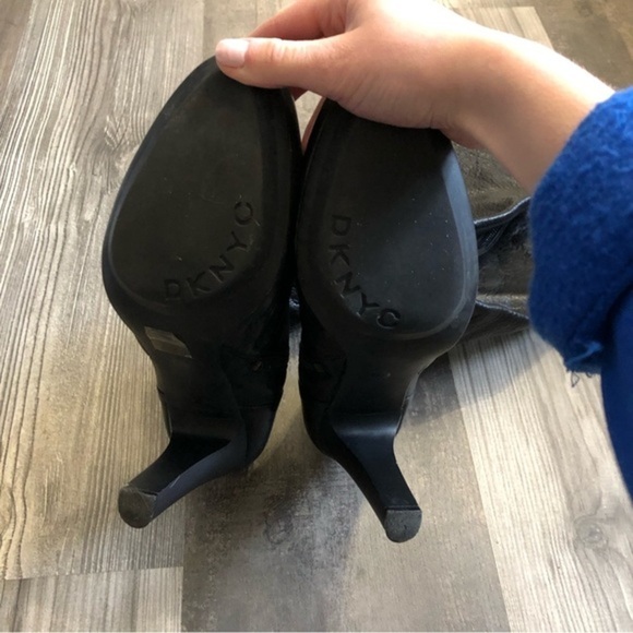 DKNY Black Heeled Round Toe Black Boots 8.5 - Picture 9 of 9